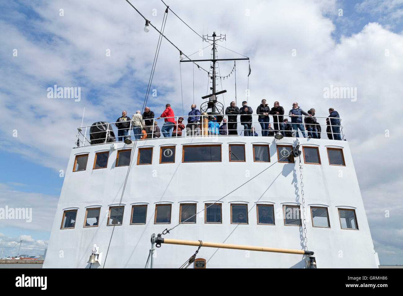 Ponte di rompighiaccio a vapore "tettin' sul suo modo da Amburgo a Kiel, Germania Foto Stock