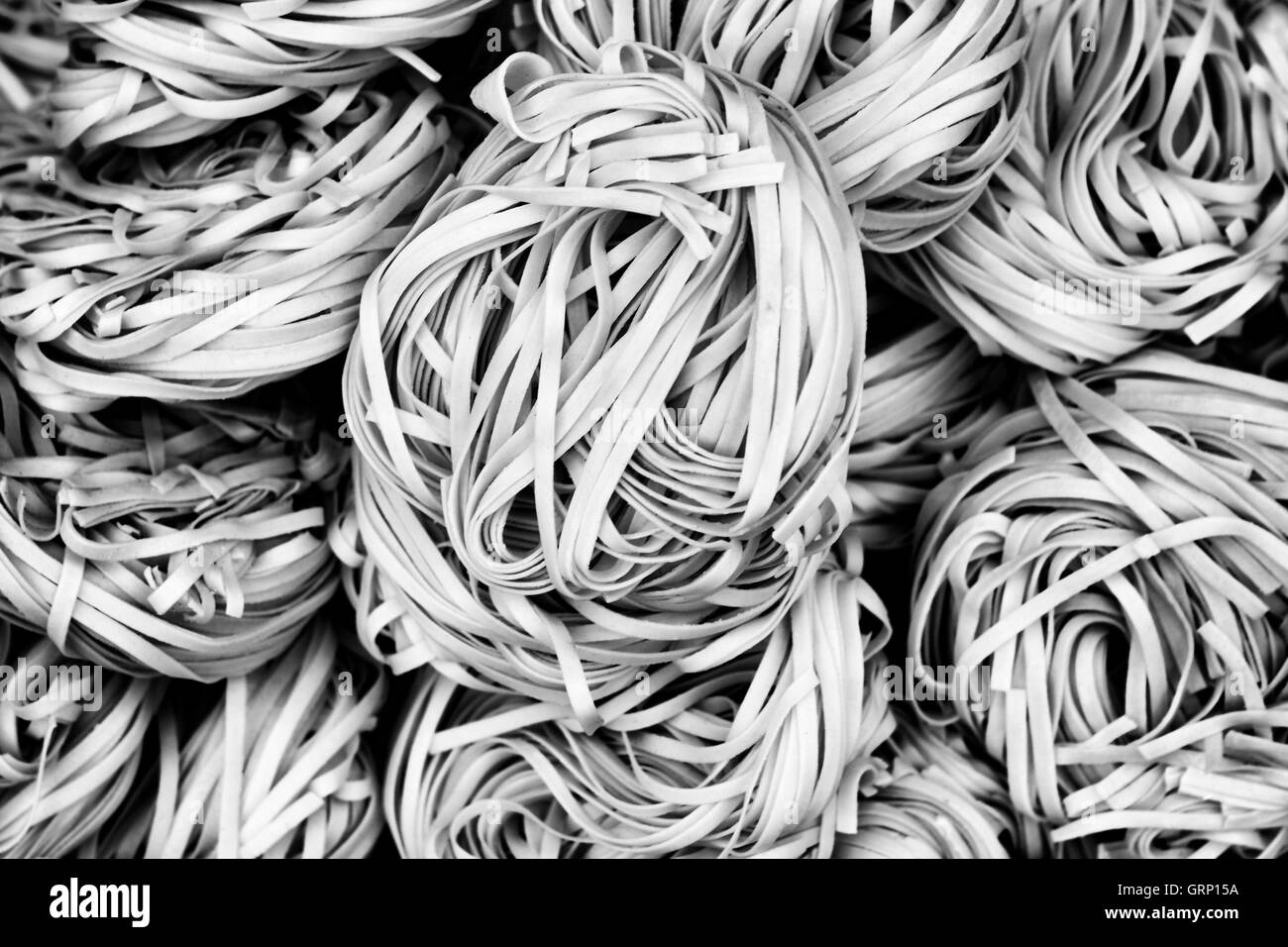 Oriental disegnati a mano tagliatelle in bianco e nero. Foto Stock