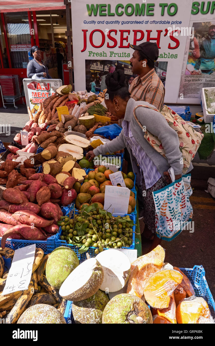 Surrey Street Market a Croydon, Londra England Regno Unito Regno Unito Foto Stock