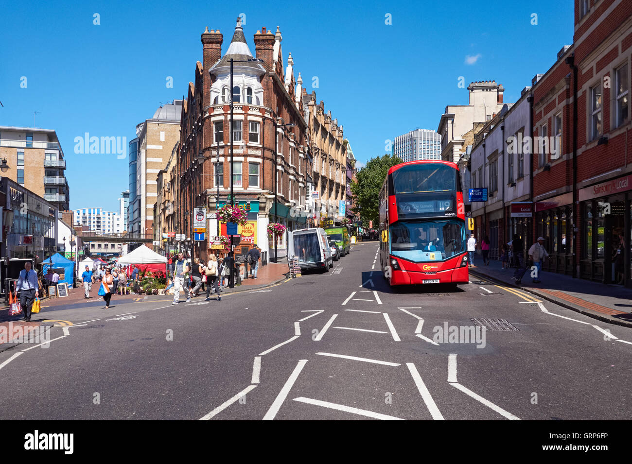 High Street a Croydon, Londra England Regno Unito Regno Unito Foto Stock