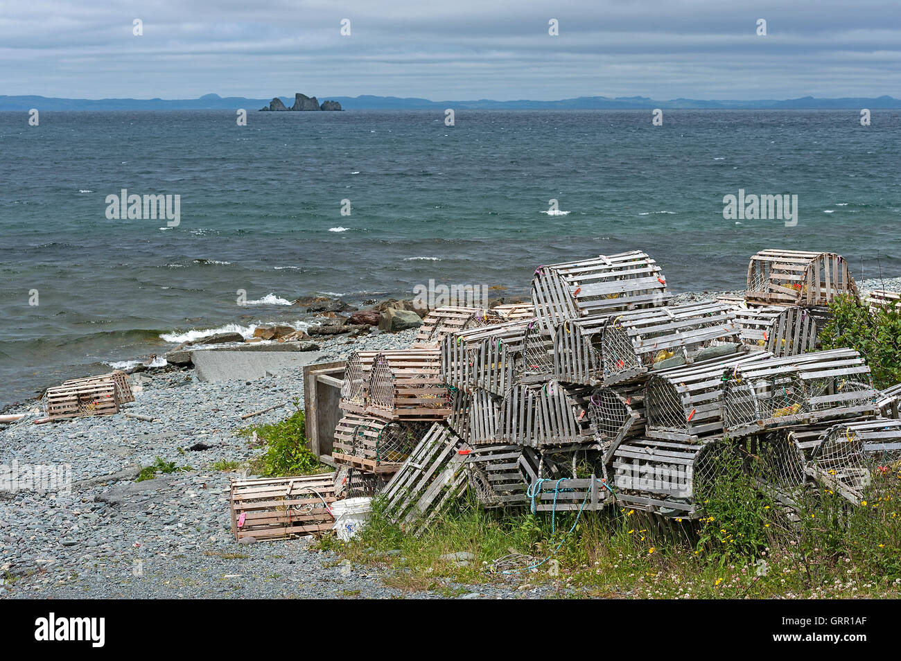 Trappole di aragoste sulla spiaggia Foto Stock