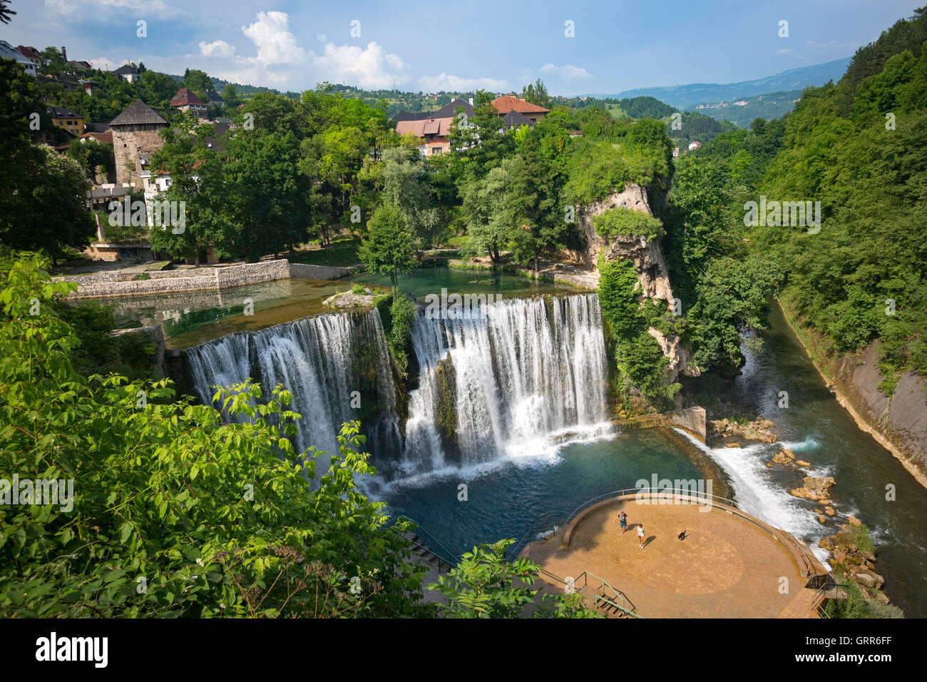 La bellezza spot della cascata di Jajce, alla confluenza della Pliva e Vrbas fiumi (Bosnia - Erzegovina). Foto Stock