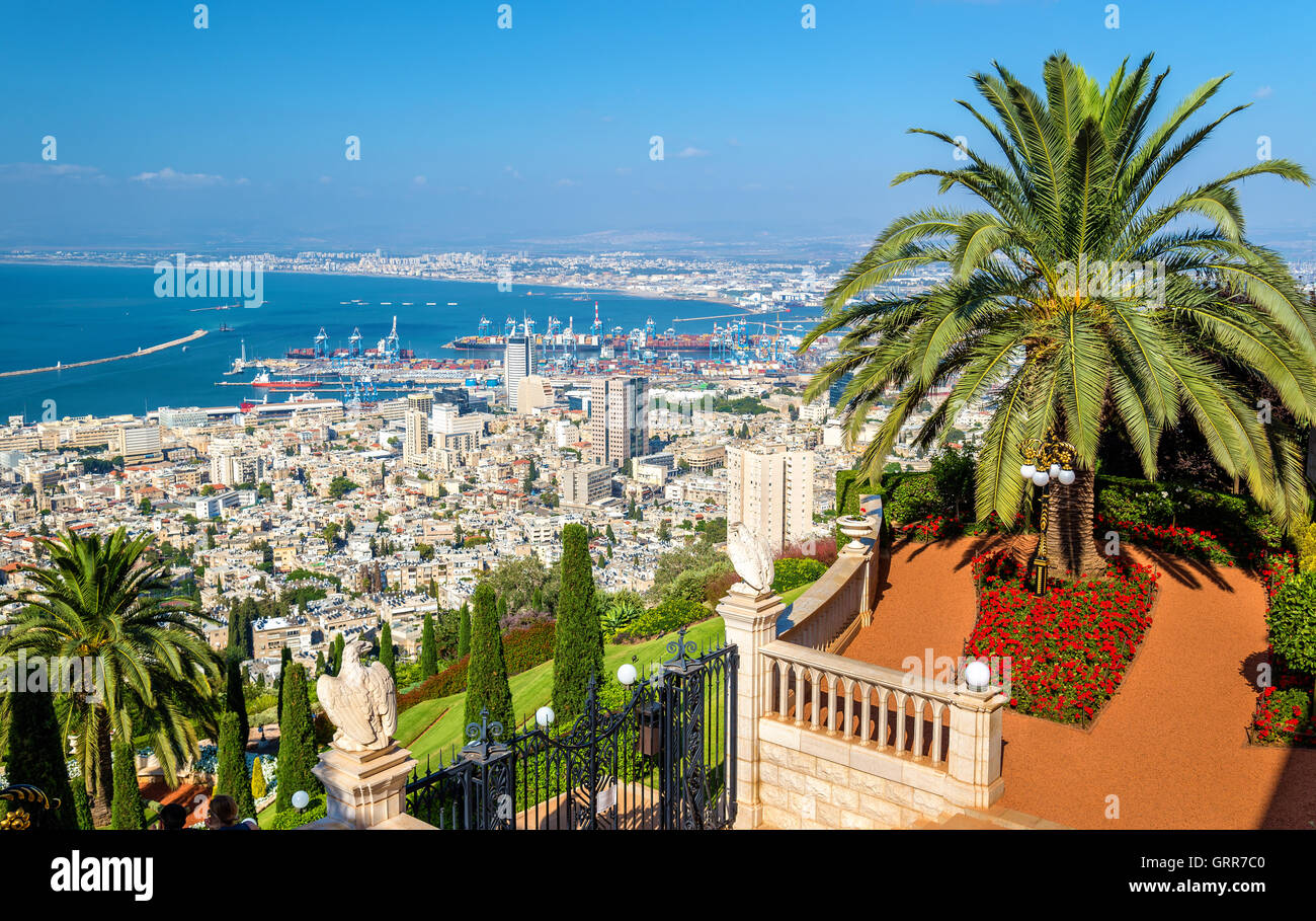 Panorama di Haifa dal Monte Carmelo Foto Stock