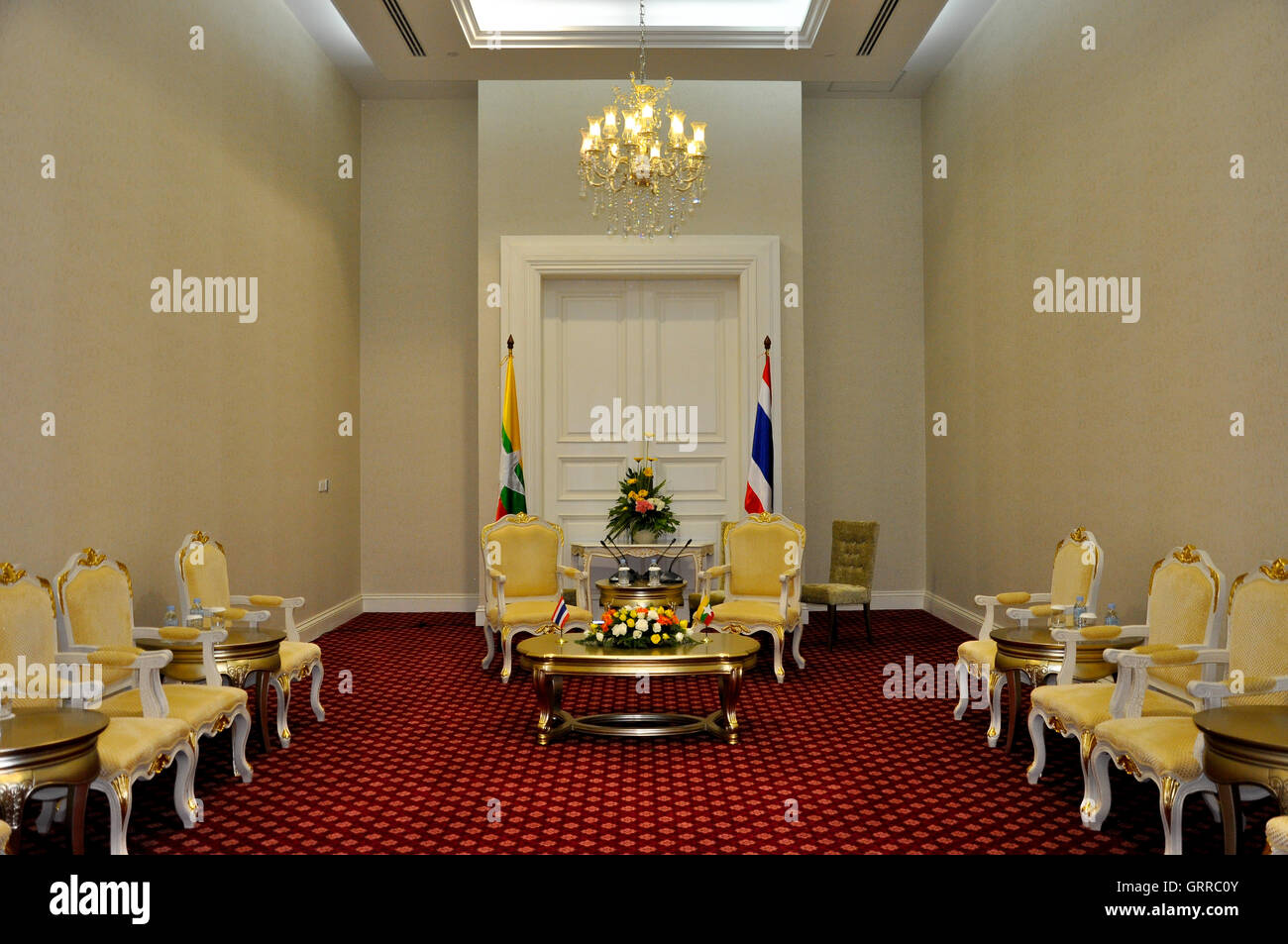 Phnom Penh Cambogia - 19 novembre 2012. La riunione bilaterale camera setup per il primo ministro del Myanmar e Thailandia. Foto Stock