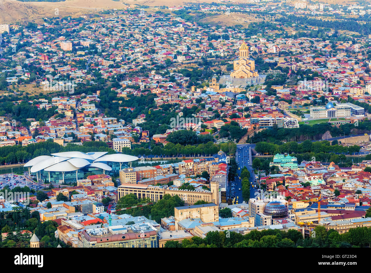 Vista aerea del centro di Tbilisi, capitale della Georgia Foto Stock