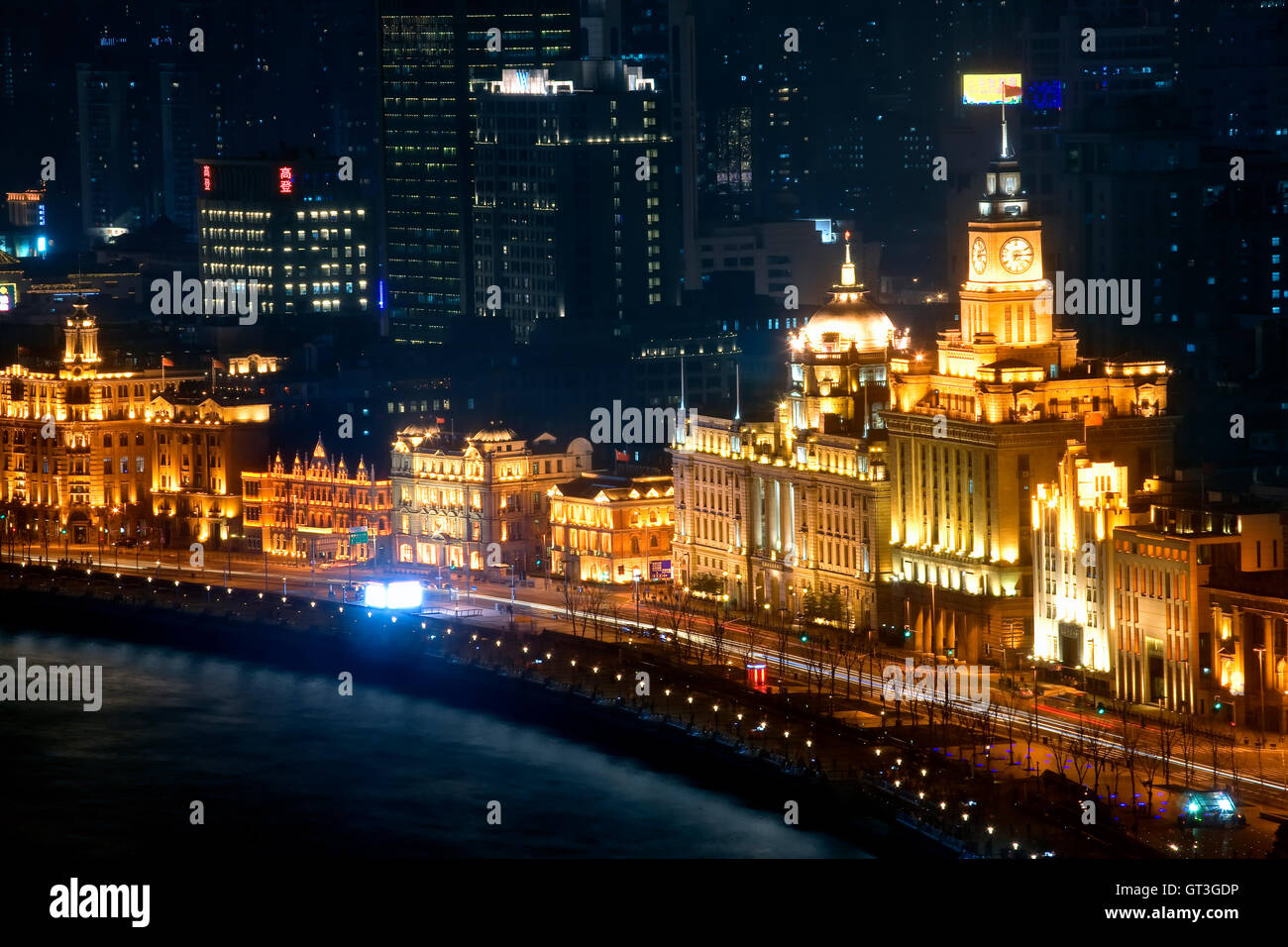 Il Bund di notte a Shanghai Foto Stock