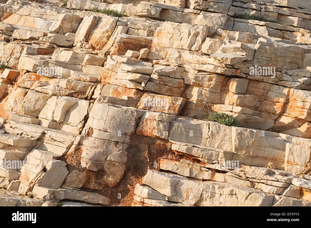 Marrone frammentato roccia sedimentaria sezione strati Closeup Foto Stock