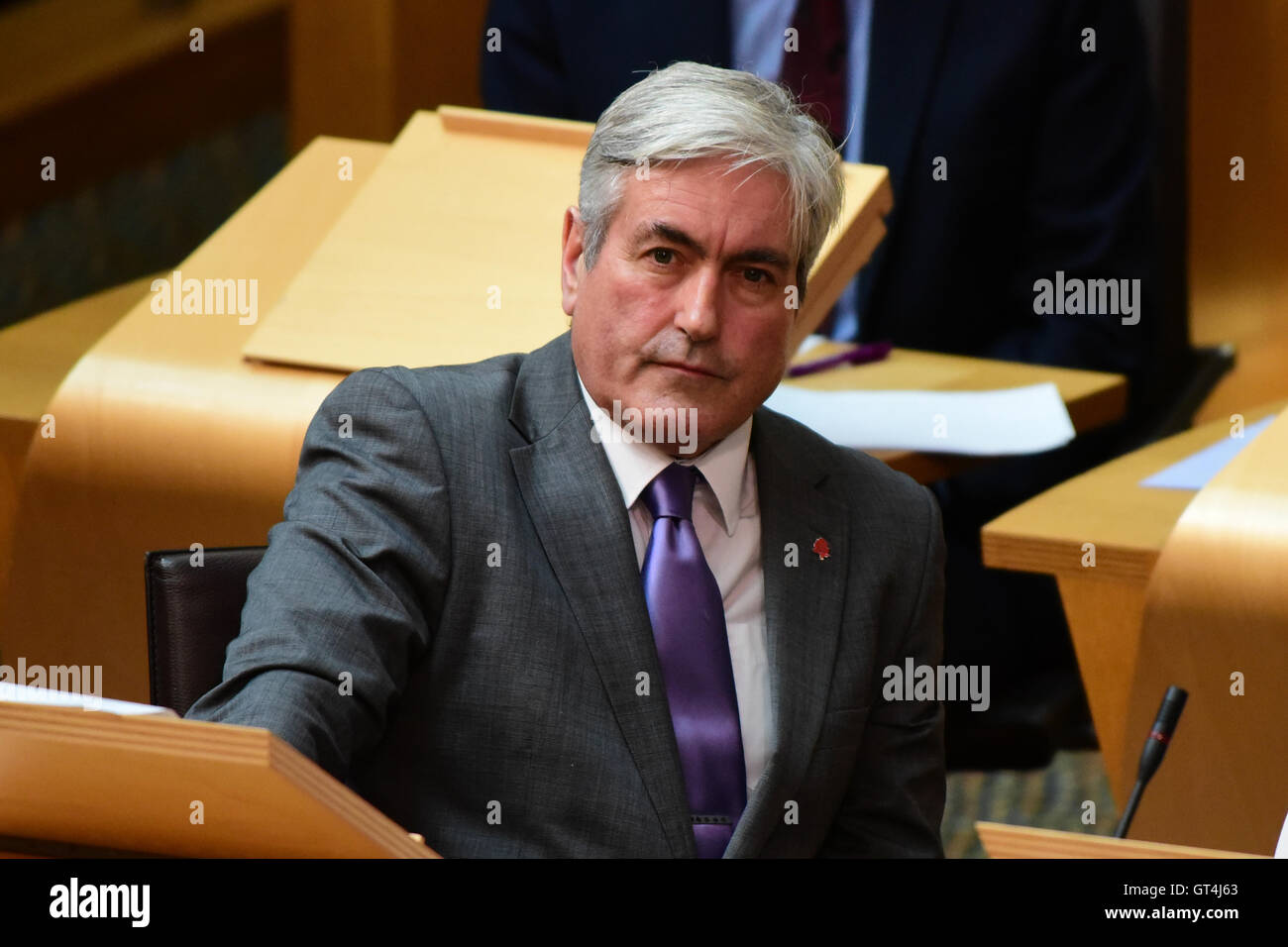 Edimburgo, Scozia, Regno Unito, 08, settembre 2016. Scottish manodopera portavoce istruzione Iain grigio risponde a una dichiarazione al Parlamento Scozzese il Governo scozzese è controverso 'named persona " politica, a seguito di un recente parzialmente il giudizio critico da parte del Regno Unito Corte suprema, Credito: Ken Jack / Alamy Live News Foto Stock