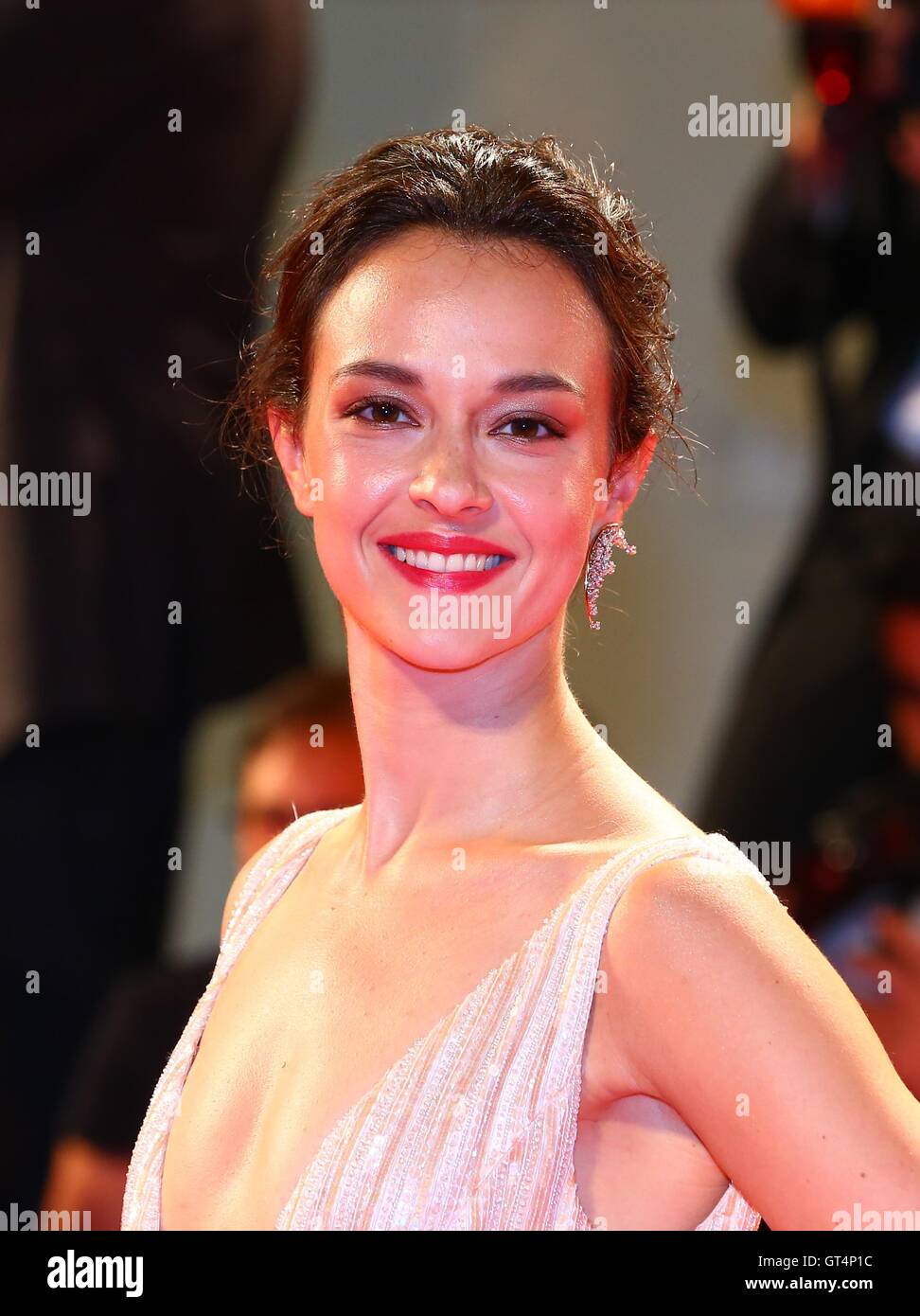 Venezia, Italia. 8 Sep, 2016. Attrice Marta Gastini arriva per la premiere del film 'Questi Giorni' alla 73a Mostra del Cinema di Venezia a Venezia, Italia, Sett. 8, 2016. © Gong Bing/Xinhua/Alamy Live News Foto Stock