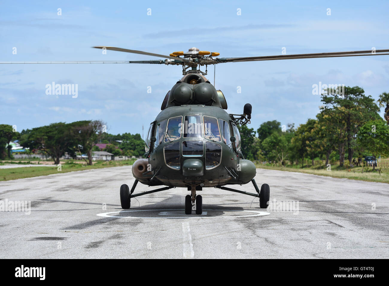 Chonburi. 8 Sep, 2016. Un Cinese elicottero militare prende parte all'ASEAN dei ministri della Difesa Militare Meeting-Plus Medicine-Humanitarian assistenza e soccorso in caso di catastrofe esercizio congiunto (AM-HEx 2016) in Chonburi, Tailandia sul Sett. 8, 2016. Truppe provenienti da 18 paesi -- 10 Stati membri dell'ASEAN e i suoi otto partner del dialogo lunedì ha iniziato un esercizio congiunto di assistenza umanitaria e di soccorso in caso di catastrofe qui in Thailandia. © Li Mangmang/Xinhua/Alamy Live News Foto Stock