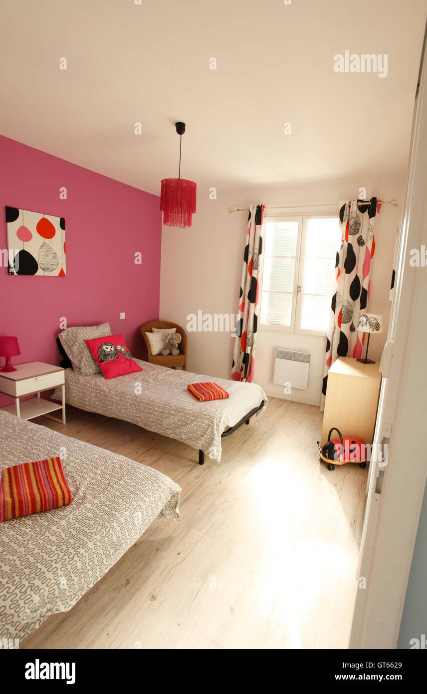 Ragazze interiore camera da letto, funky look contemporaneo. Foto Stock