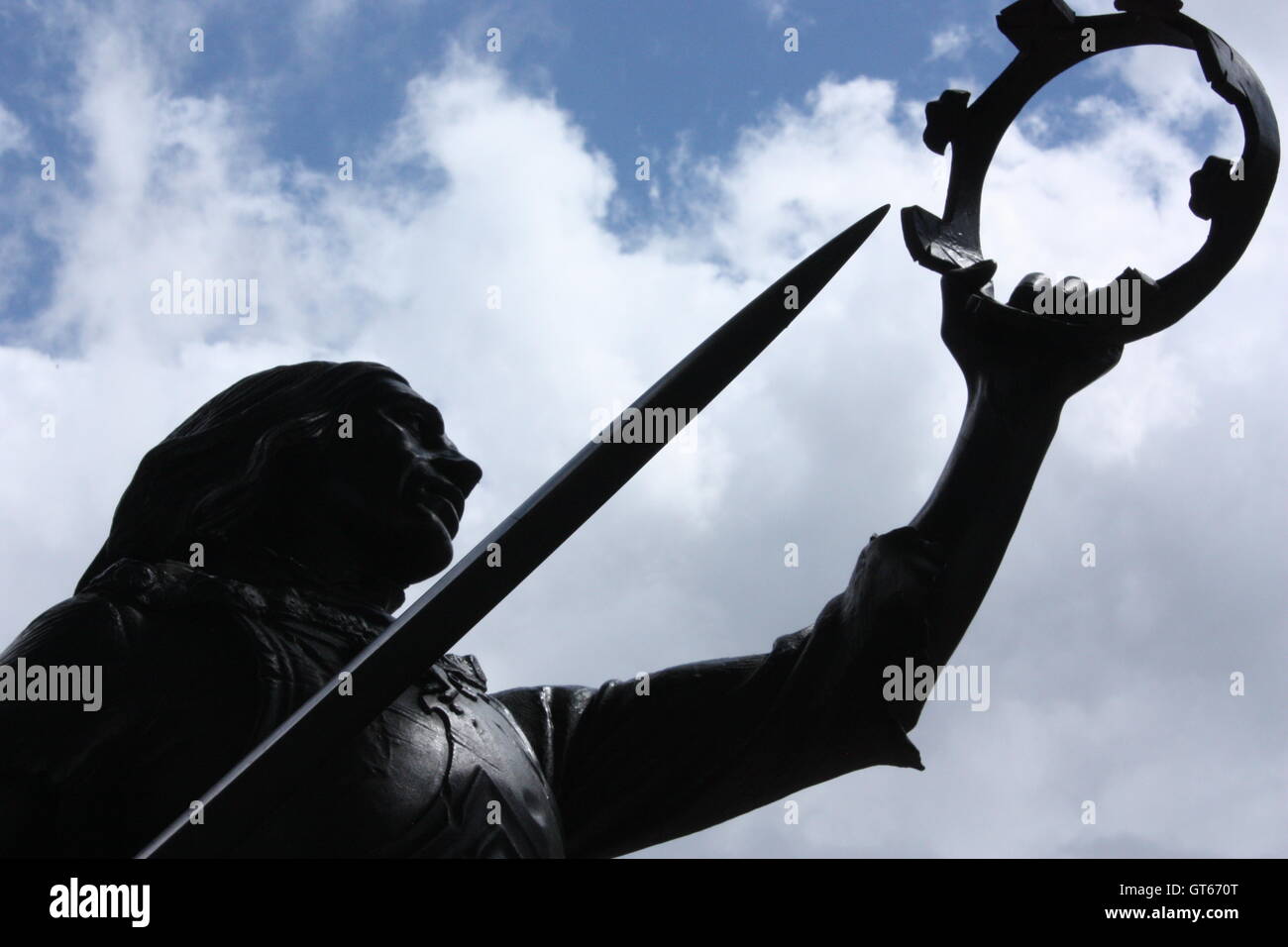 Statua di Richard III al di fuori del re Richard III Visitor Center di Leicester, Inghilterra Foto Stock
