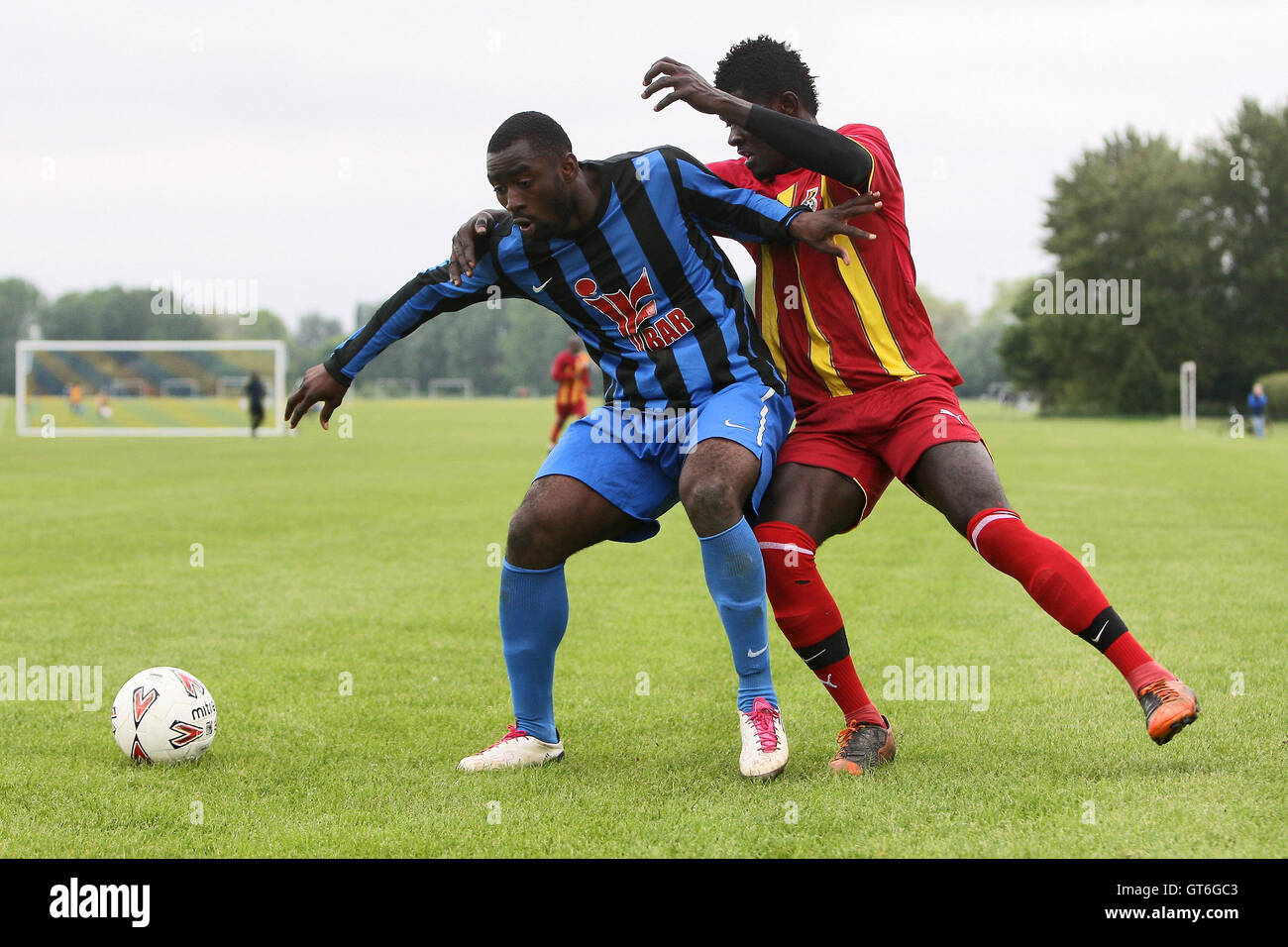 Lapton vs Black meteore - Hackney & Leyton Domenica League Dickie Davies Cup finale di calcio a sud di palude, paludi Hackney, Londra - 20/05/12 Foto Stock
