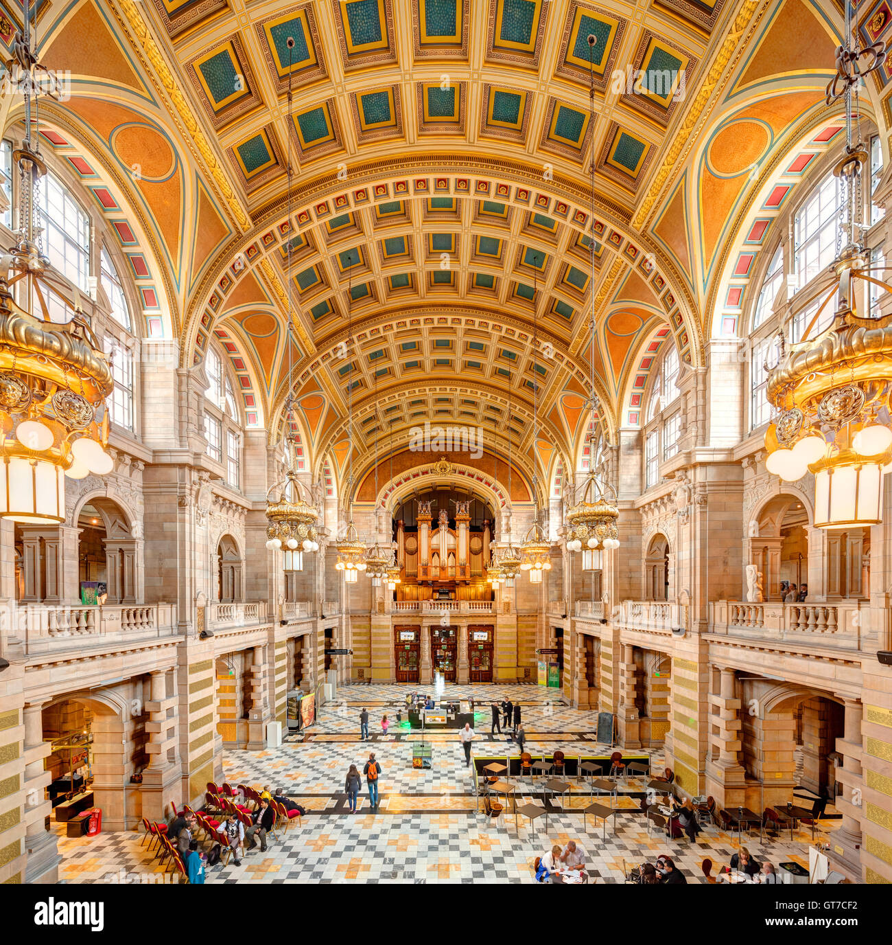 Glasgow Kelvingrove Art Gallery and Museum interni. Sala centrale e ingresso. Foto Stock