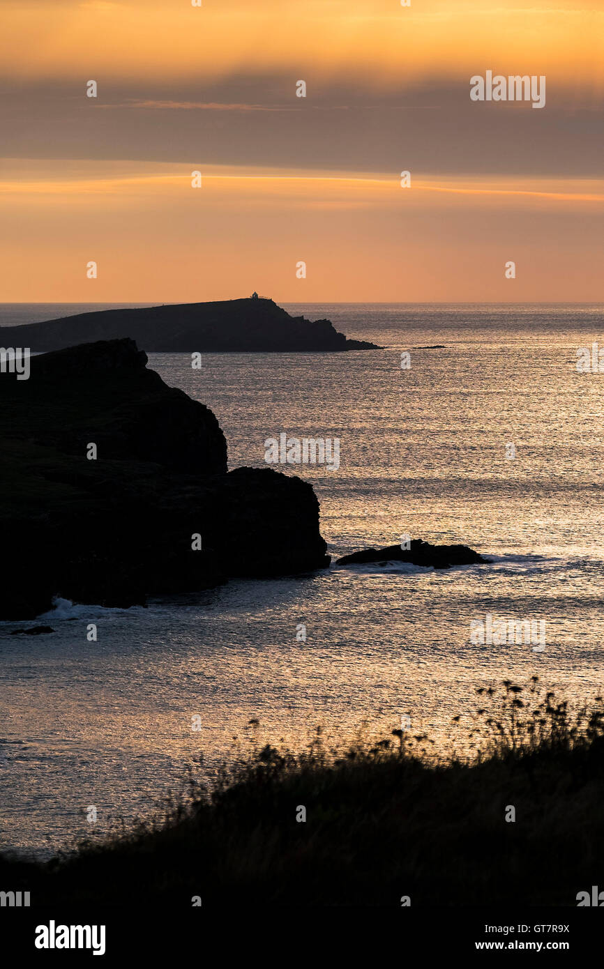 Un tramonto spettacolare su Towan promontorio in Newquay, Cornwall. Foto Stock