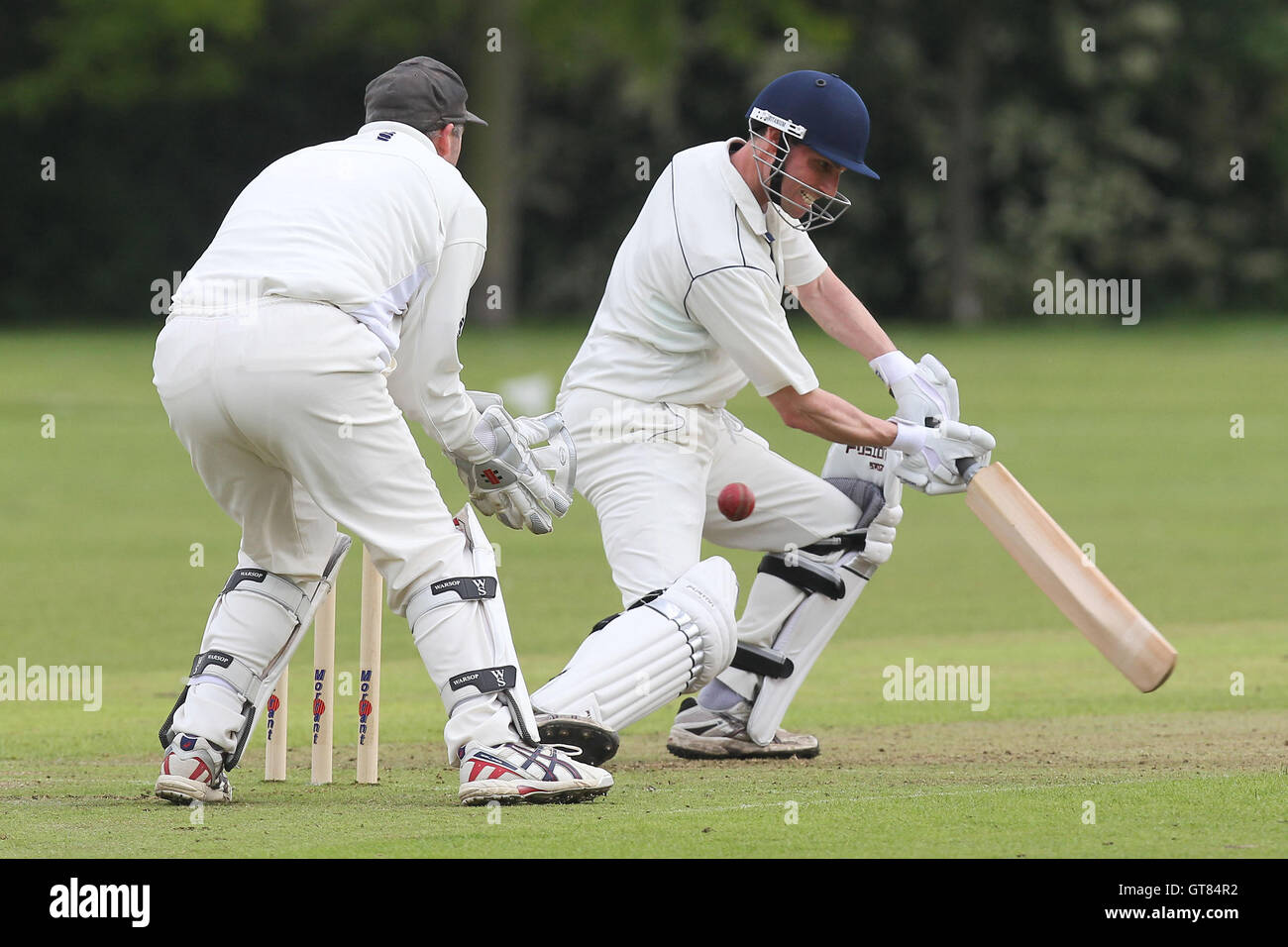 Gidea Park & Romford CC vs Leigh-on-Sea CC - Essex Cricket League al patibolo Corner - 16/06/12 Foto Stock