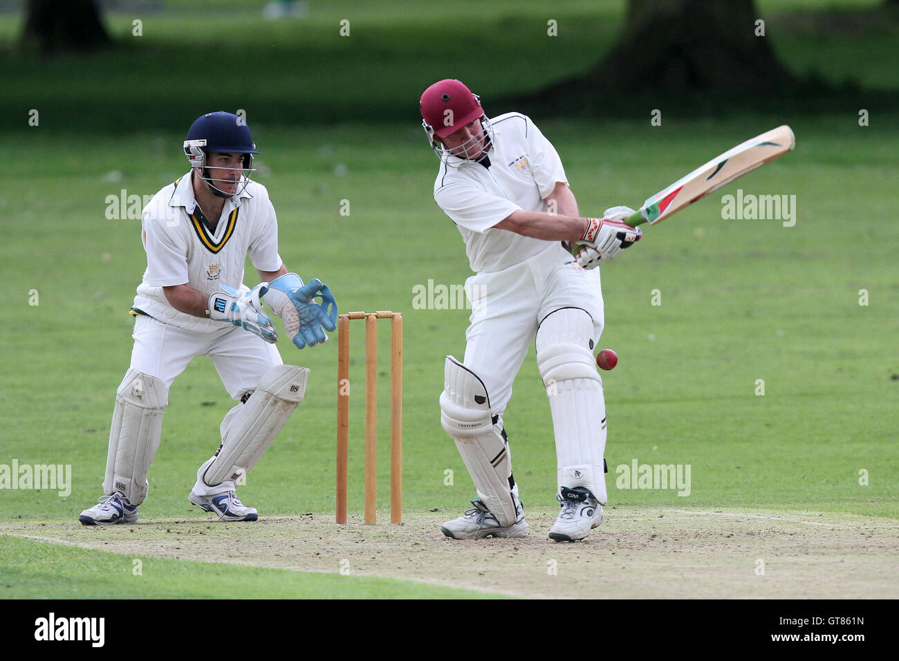 Harold Wood CC vs Leigh-on-Sea CC - Essex Cricket League a Harold Wood Park - 23/06/12 Foto Stock