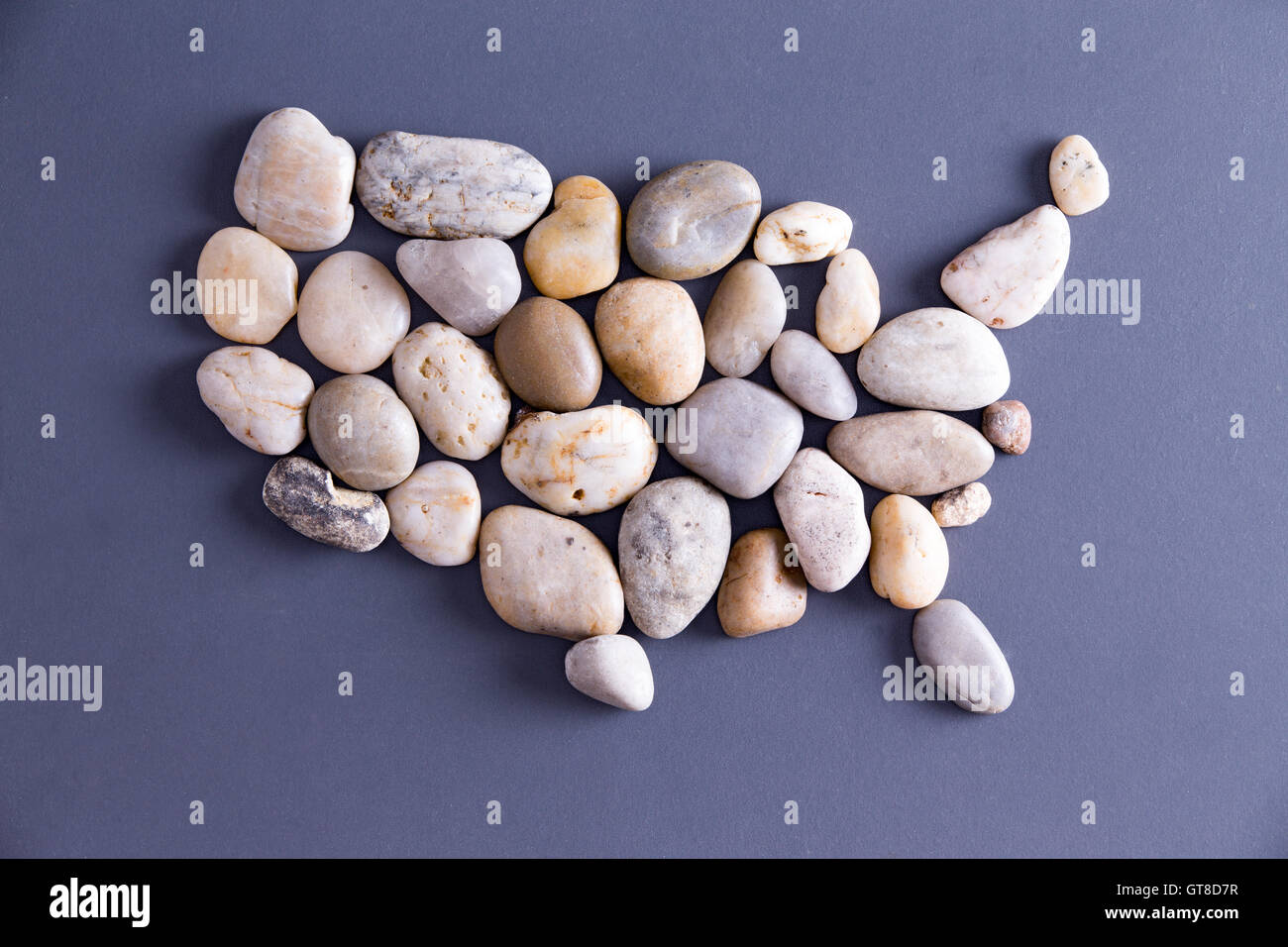 Mappa di Stati Uniti d'America, fatta di bianco e beige ciottoli, concetto di potere politico e di stabilità, con copia spazio su b Foto Stock