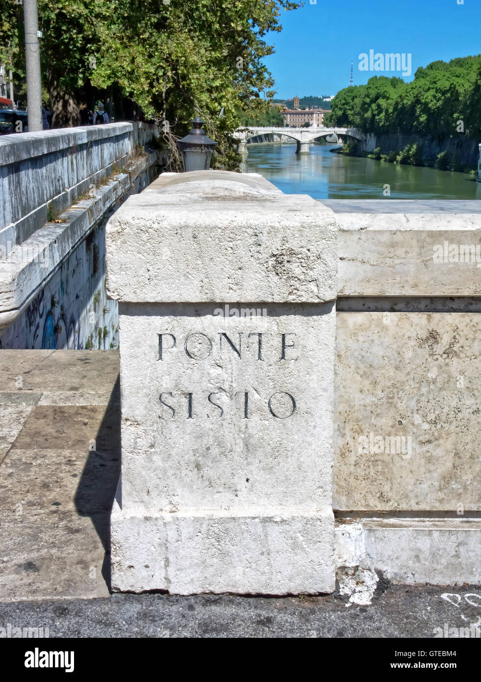 Vista di Sisto ponte sul fiume Tevere - Trastevere - Roma - Italia Foto Stock