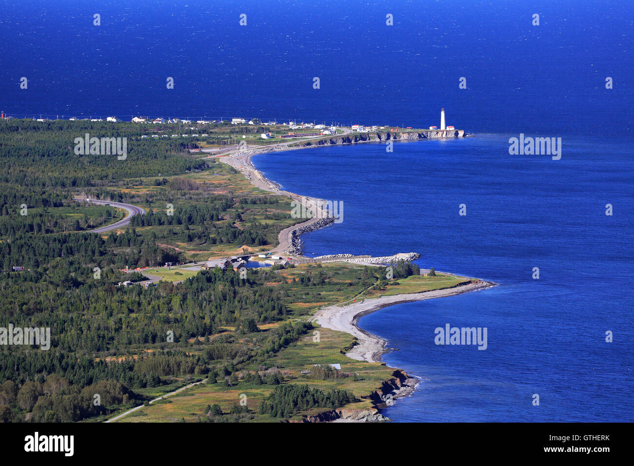 Cap des Rosiers Lighthouse, vista aerea, Gaspesie, Quebec, Canada Foto Stock