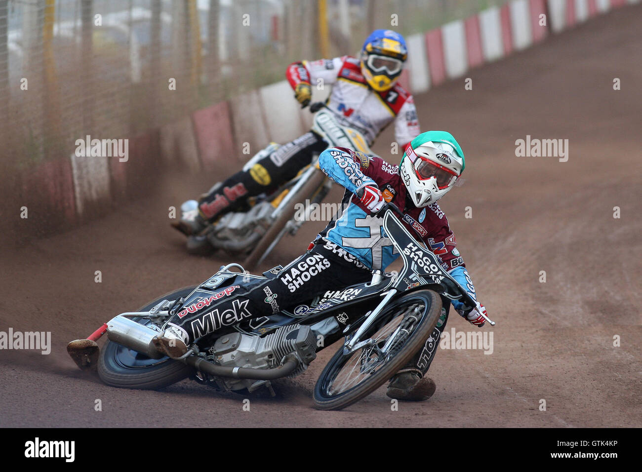 Riscaldare 4: Lee Richardson (verde) e Cory Gathercole (blu) - Swindon Robins vs Lakeside Martelli - Sky Sport Elite League Speedway di Abbey Stadium - 28/05/09 Foto Stock