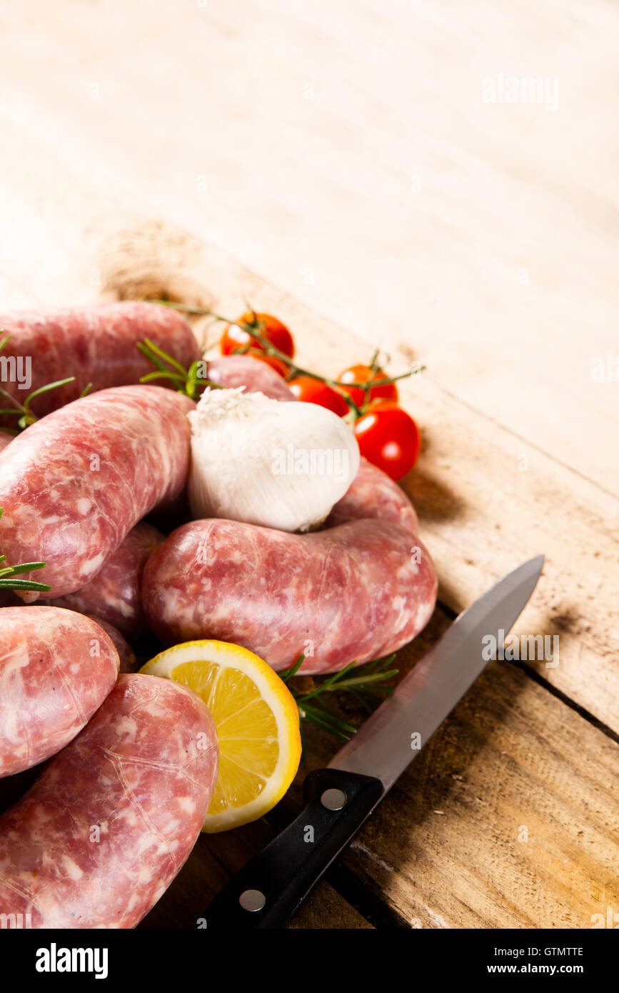 Salsiccia preparati freschi pomodori limone Piccadilly  Foto Stock