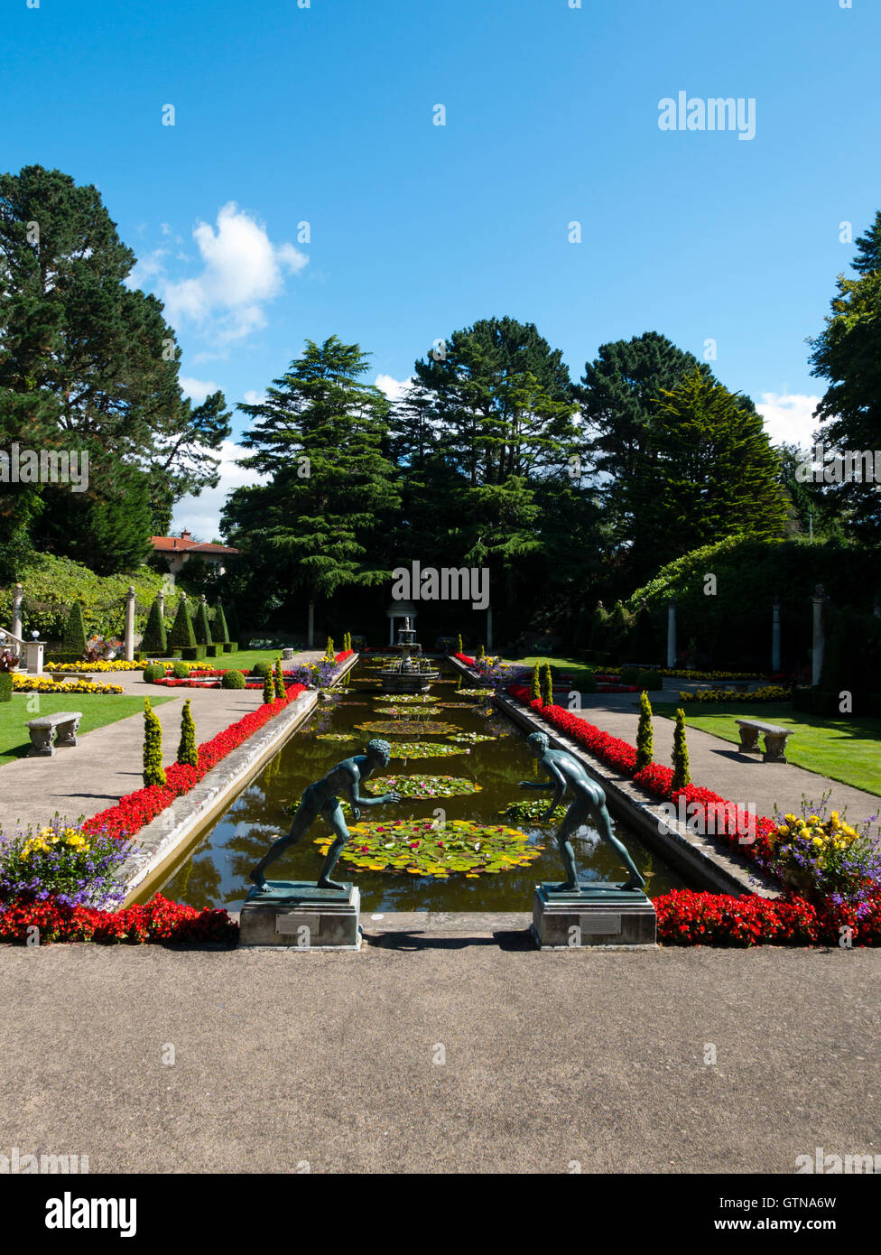 Il giardino italiano, Compton Acres, Poole, Dorset, Inghilterra, Regno Unito. Foto Stock