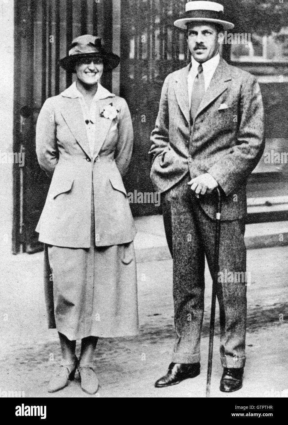 Il re Alessandro DELLA GRECIA (1893-1920) con la moglie Aspasia Manos circa 1920 Foto Stock