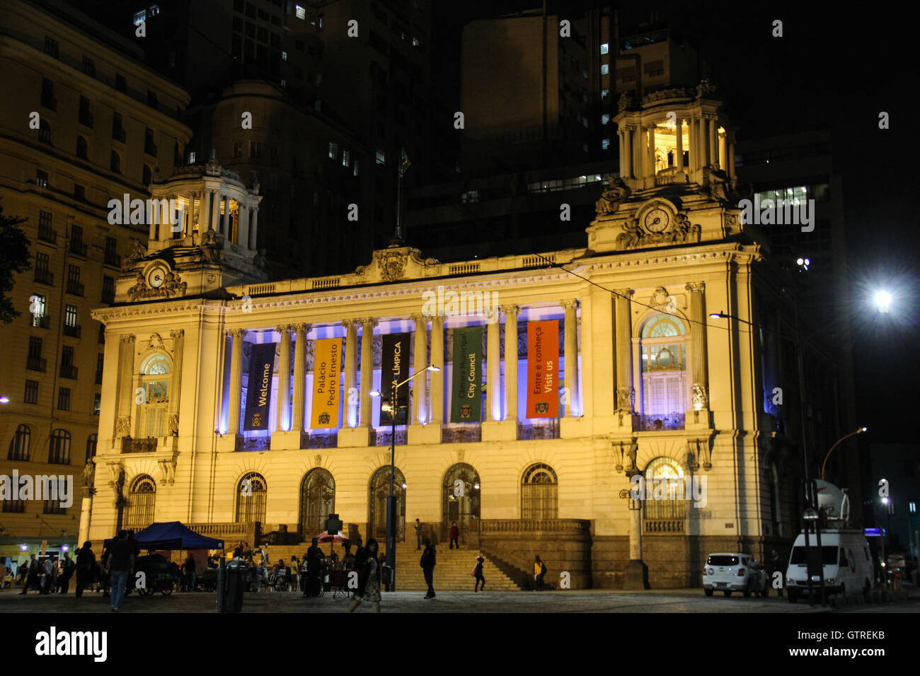 Rio de Janeiro, Brasile, 9 Settembre 2016: Dopo l'impeachment dell ex Presidente del Brasile Dilma Rousseff, che ha assunto l incarico è stato Presidente Michel Temer e i suoi primi giorni in ufficio è stato segnato da una forte protesta nelle principali città brasiliane. Tuttavia, a Rio de Janeiro, il movimento di persone che chiedevano il fuori di Michel Temer diminuisce. La sera di venerdì, un gruppo di solo 50 persone hanno protestato nel centro di Rio, un evento segnato da internet che ha avuto più di 3 mila persone hanno confermato. Foto Stock