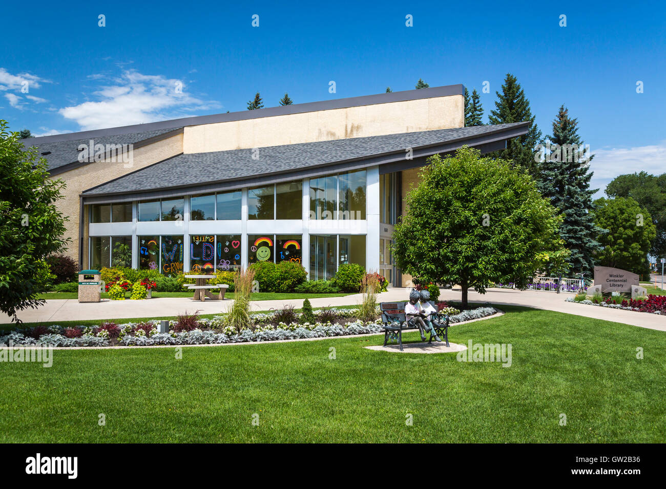 Il Centennial Biblioteca Pubblica edificio di Winkler, Manitoba, Canada. Foto Stock