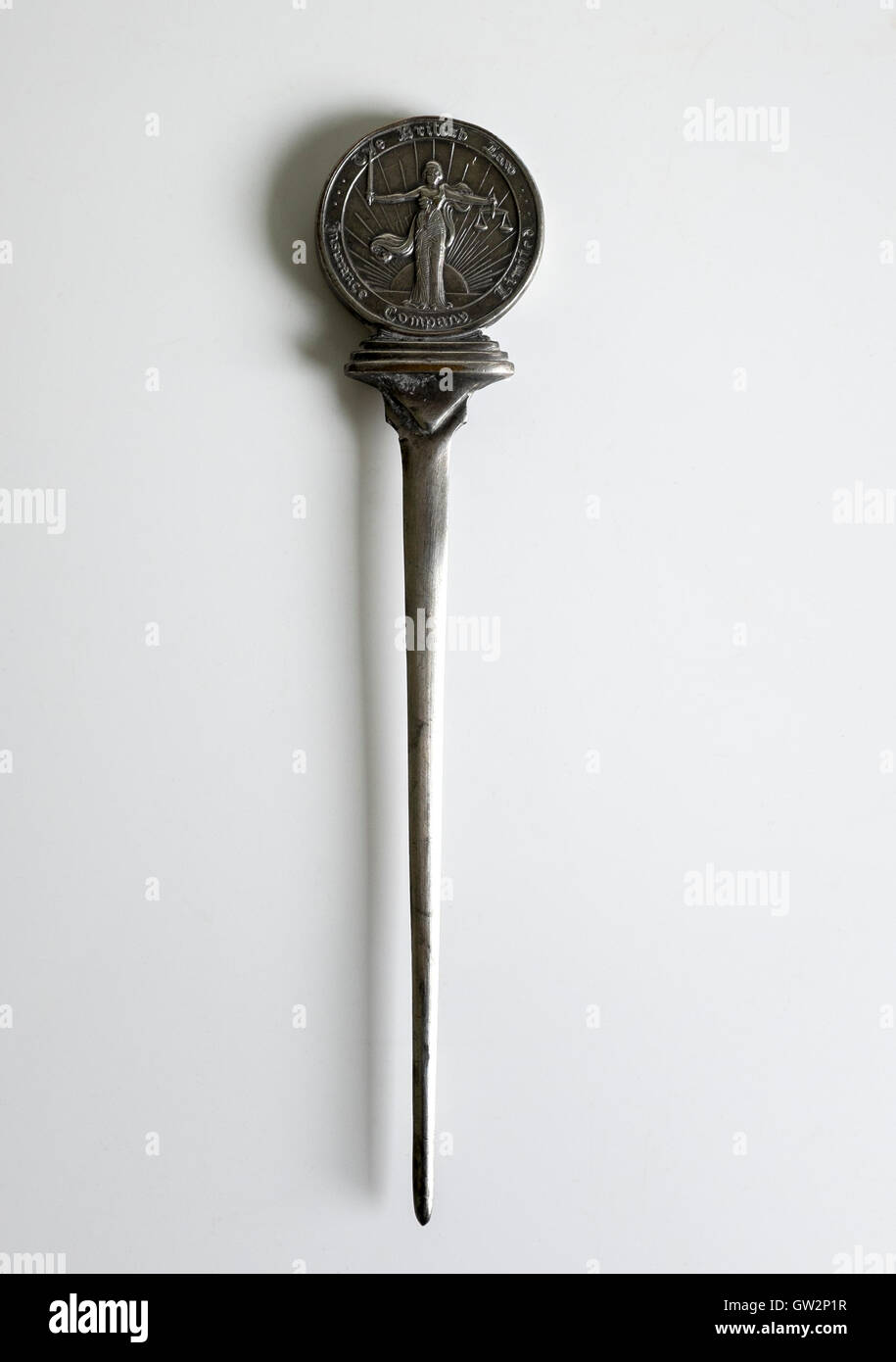 La legge britannica Insurance Company Ltd carta Lettera coltello assolcatore Foto Stock