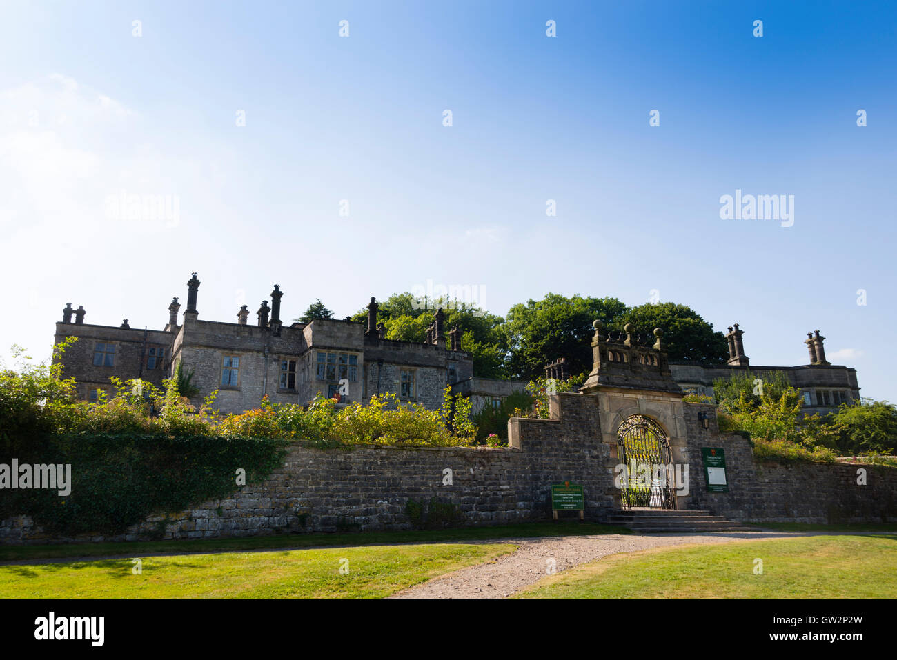 Tissington Hall, Tissington, (Parco Nazionale di Peak District) Derbyshire, Inghilterra, Regno Unito. Foto Stock