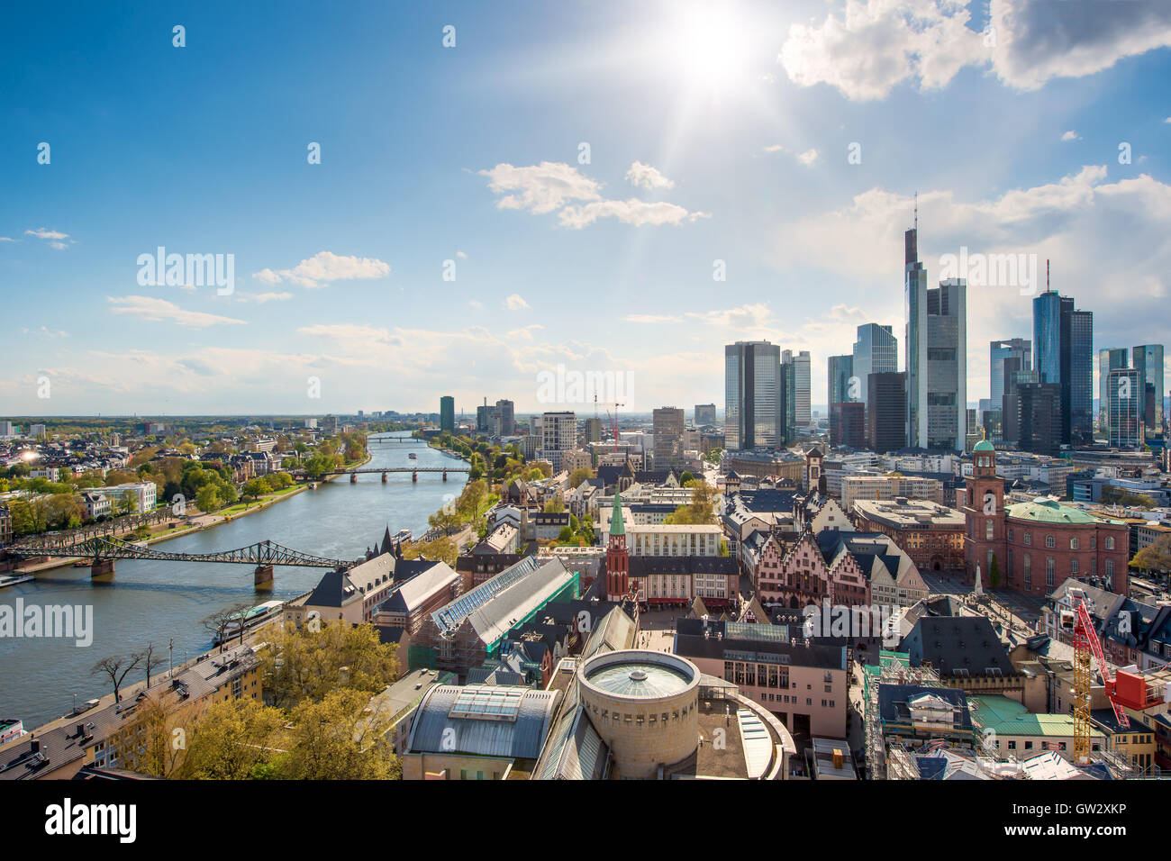 Vista sullo skyline del centro al quartiere degli affari di Francoforte, in Germania. Francoforte è financial business center della Germania e dell'Europa. Foto Stock