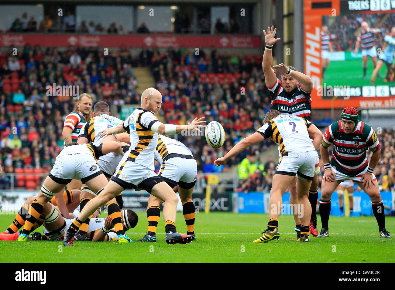 Vespe' Joe Simpson in azione durante la Aviva Premiership corrispondono a Welford Road Stadium, Leicester. Foto Stock