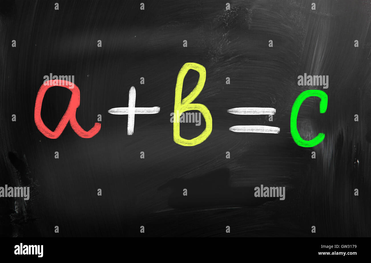 A+B=c scritta a mano con un gessetto su una lavagna Foto Stock