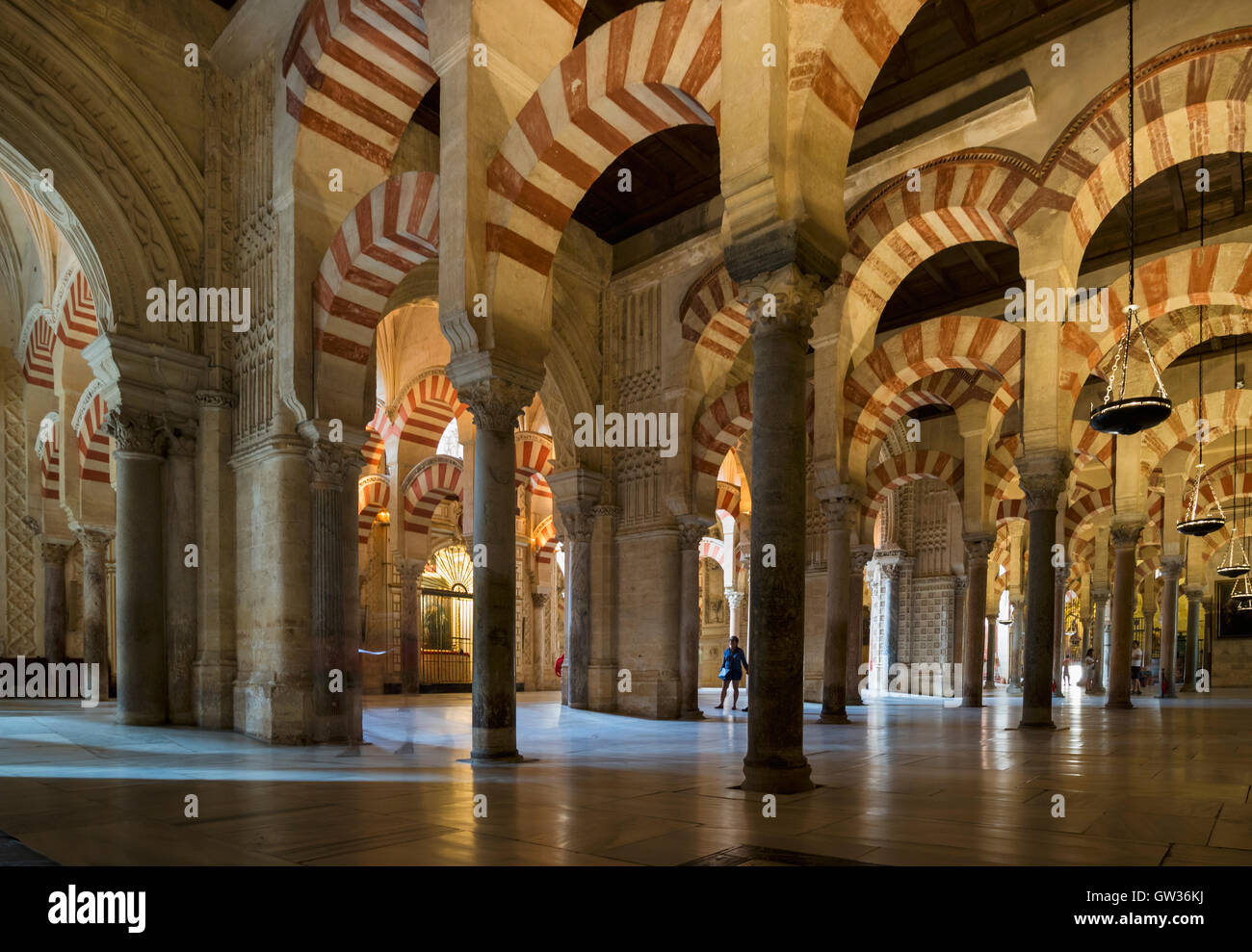 Cordoba, in provincia di Cordoba, Andalusia, Spagna meridionale. Interno di La Mezquita, la Grande Moschea. Foto Stock