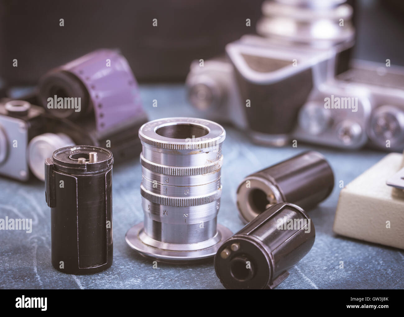 Vecchia lente e altre apparecchiature fotografiche Foto Stock