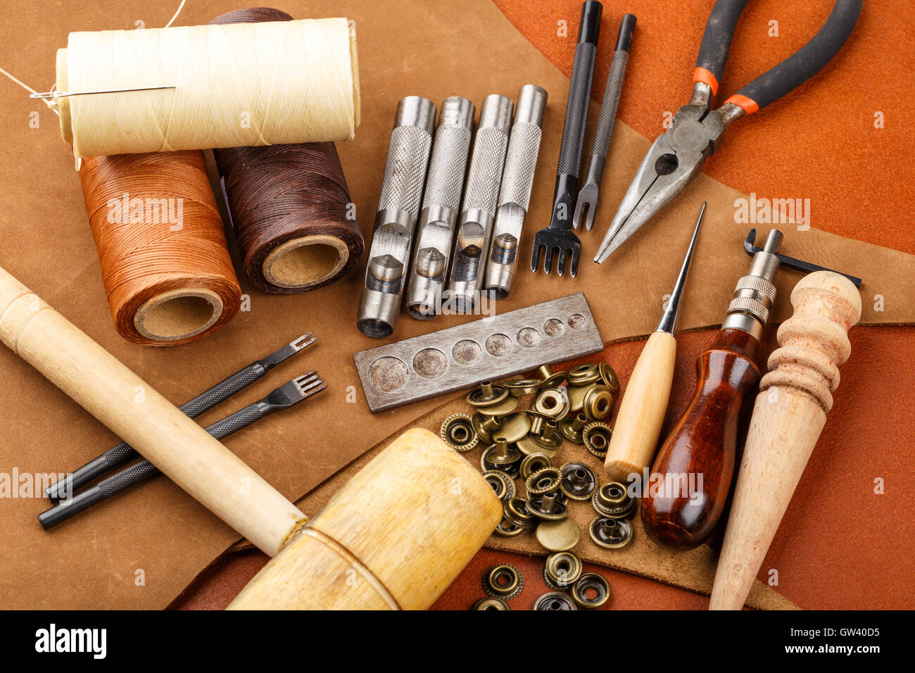 In casa artigianali in pelle utensile e accessori Foto Stock