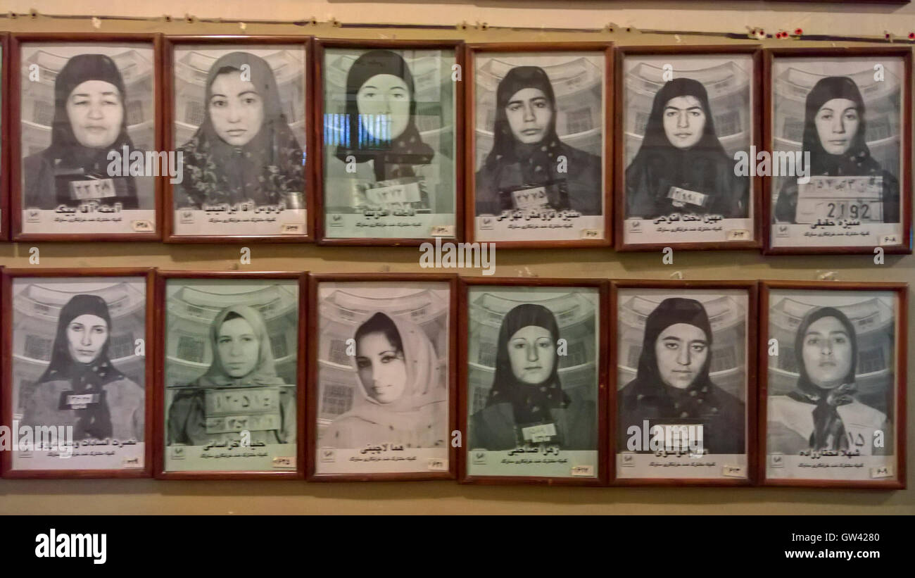 IR-Thr-072 Tehran, immagini di femmina ex prigionieri torturati in SAVAK Anti sabotaggio comitato misto la prigione, ora un museo Foto Stock