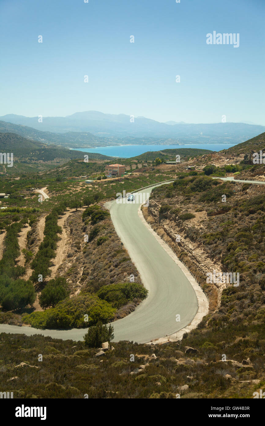 Strada a serpentina su isola di Creta, Grecia Foto Stock