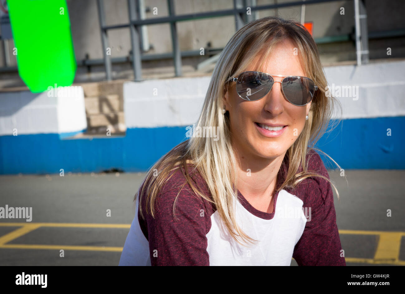 Donington, UK. 11 Settembre, 2016. Anna Walewska in pit lane a Donington Park prima di warm-up Credit: Steven roe/Alamy Live News Foto Stock