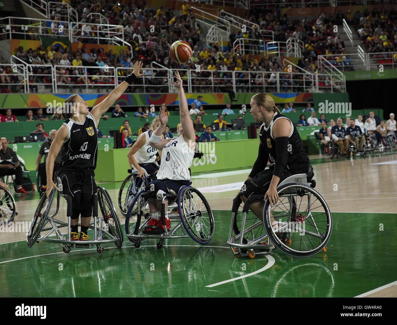 Rio 2016 Paralimpiadi, womans basket in carrozzella piscina match tra la Germania e la Gran Bretagna Foto Stock