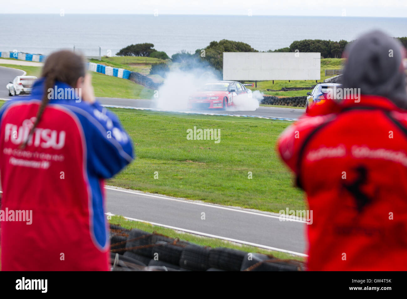 MELBOURNE/AUSTRALIA - 9-11 Settembre 2016: Racecars andando per il podio al round 6 del Shannon i cittadini a Phillip Island GP via in Victoria, Australia - 9-11 Settembre. Foto Stock