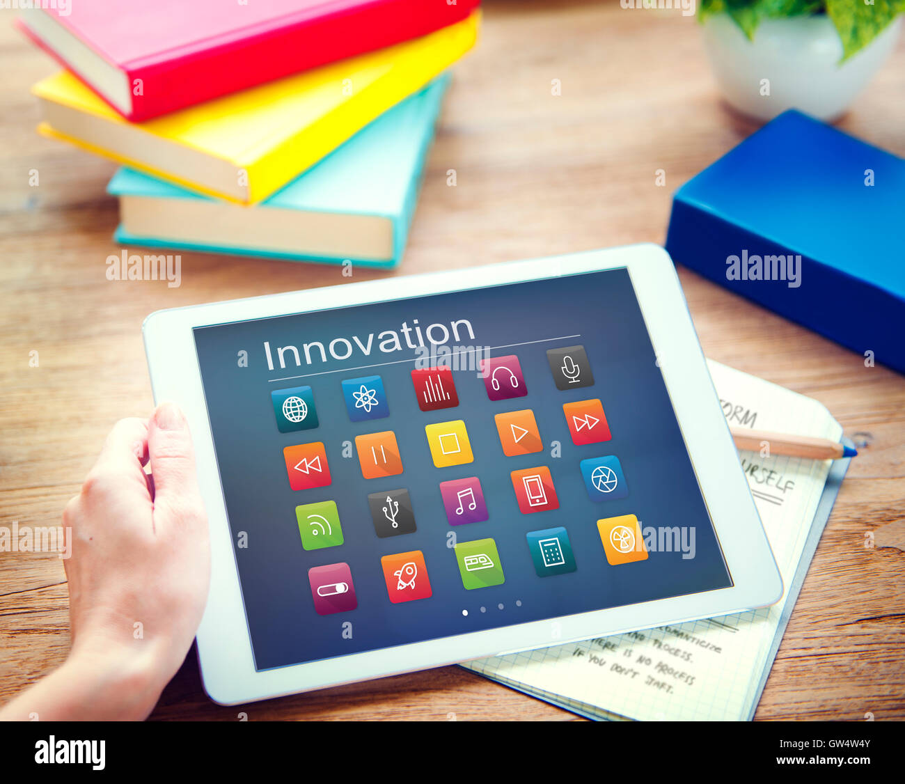 Collegamento multimediale di contenuti digitali concept futuristico Foto Stock