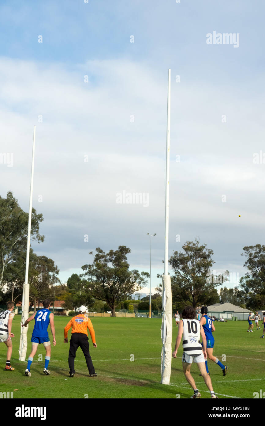 Australian rules football, WAAFL GRADO D Grand gioco finale tra la Trinità d'Aquino e il nord di Fremantle. Foto Stock