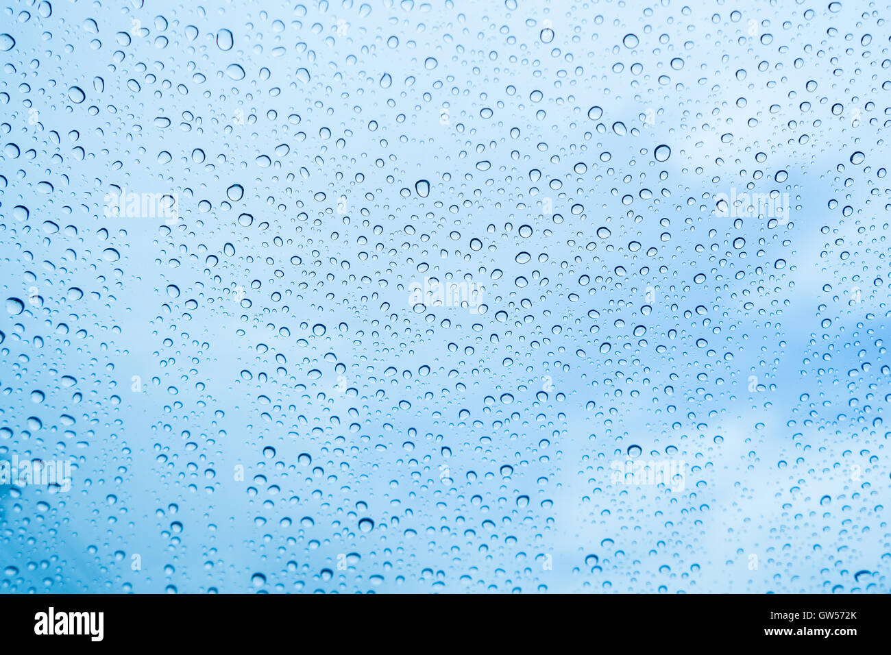 Gocce di acqua su vetro Foto Stock