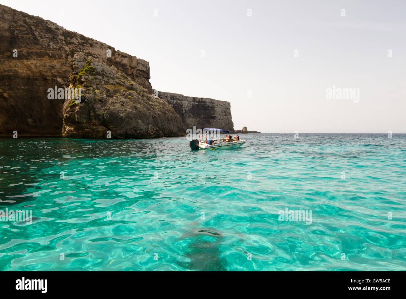 Laguna Cristallina sull isola di Comino e Malta, Mediterranea Foto Stock