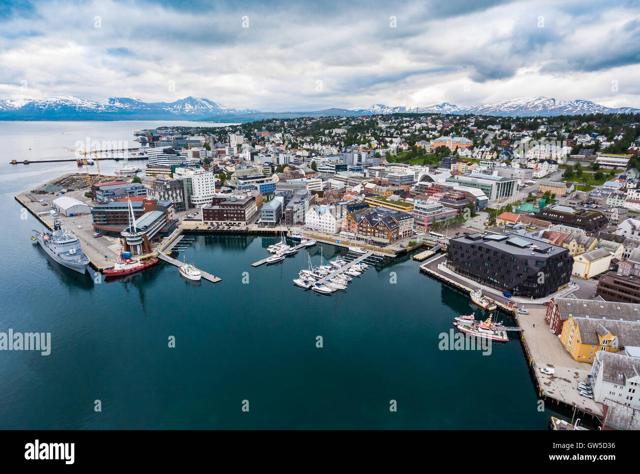 Città Tromso, Norvegia settentrionale la fotografia aerea. Tromso è considerata la città più settentrionale del mondo con una popolazione al di sopra dei 50 Foto Stock
