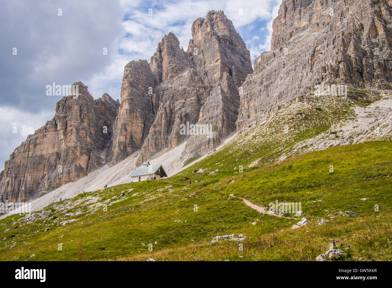 Tre Cime di Lavaredo (aka Drei Zinnen) Naturpark (Parco Naturale), nelle Dolomiti di Sesto, provincia di Belluno, regione Veneto, Italia. Foto Stock