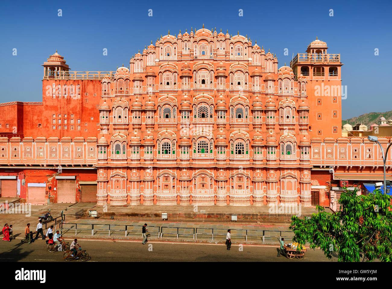 La facciata decorata del Maharaja del palazzo dei venti, Hawa Mahal, a Jaipur, India Foto Stock